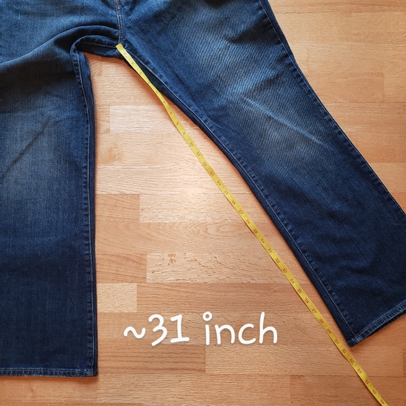 Levi's Bootcut 515 Jeans - Picture 7 of 9